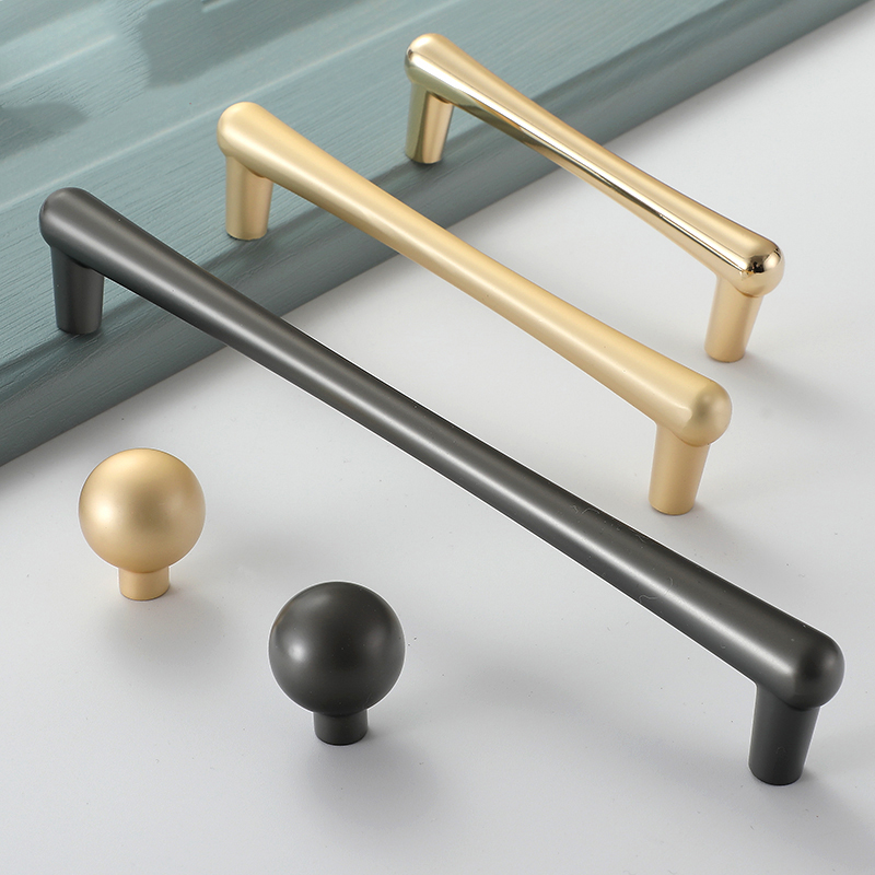 Furniture Hardware Items - Maniglie e pomelli per mobili da